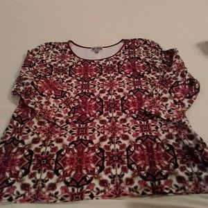 Three-quarter sleeve JM Collection Top!